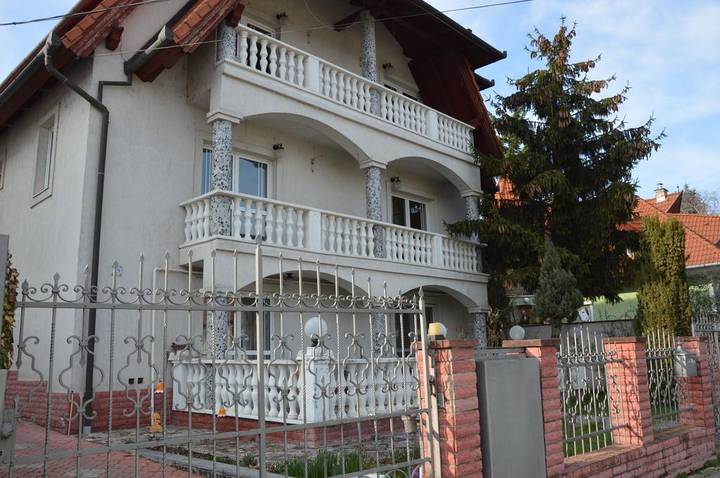 Bed and Breakfast Kristaly Apartman Hévíz Exteriér fotografie