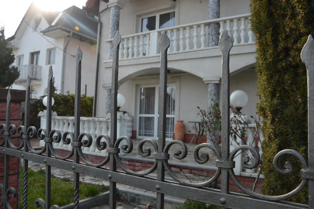 Bed and Breakfast Kristaly Apartman Hévíz Exteriér fotografie