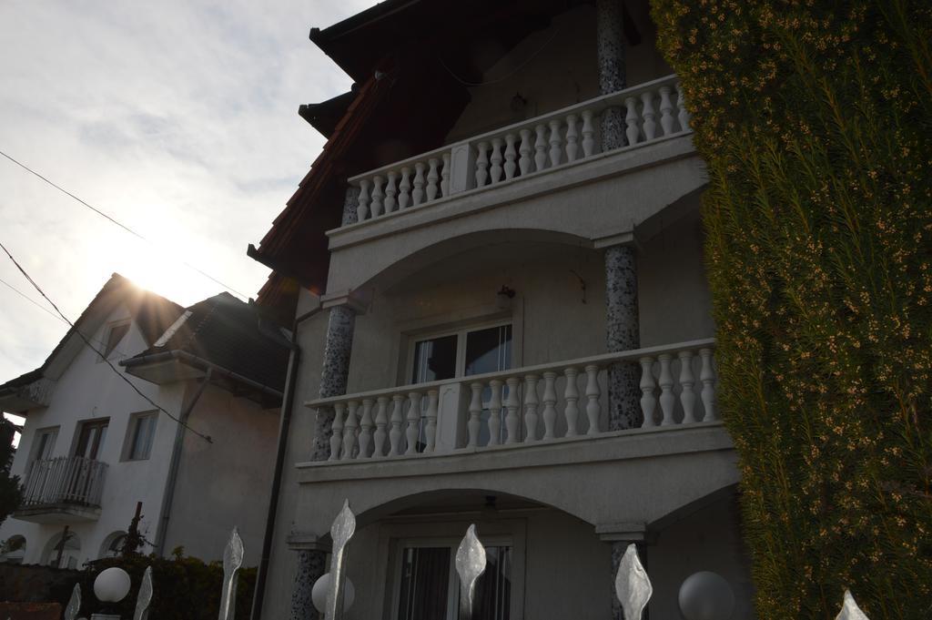 Bed and Breakfast Kristaly Apartman Hévíz Exteriér fotografie
