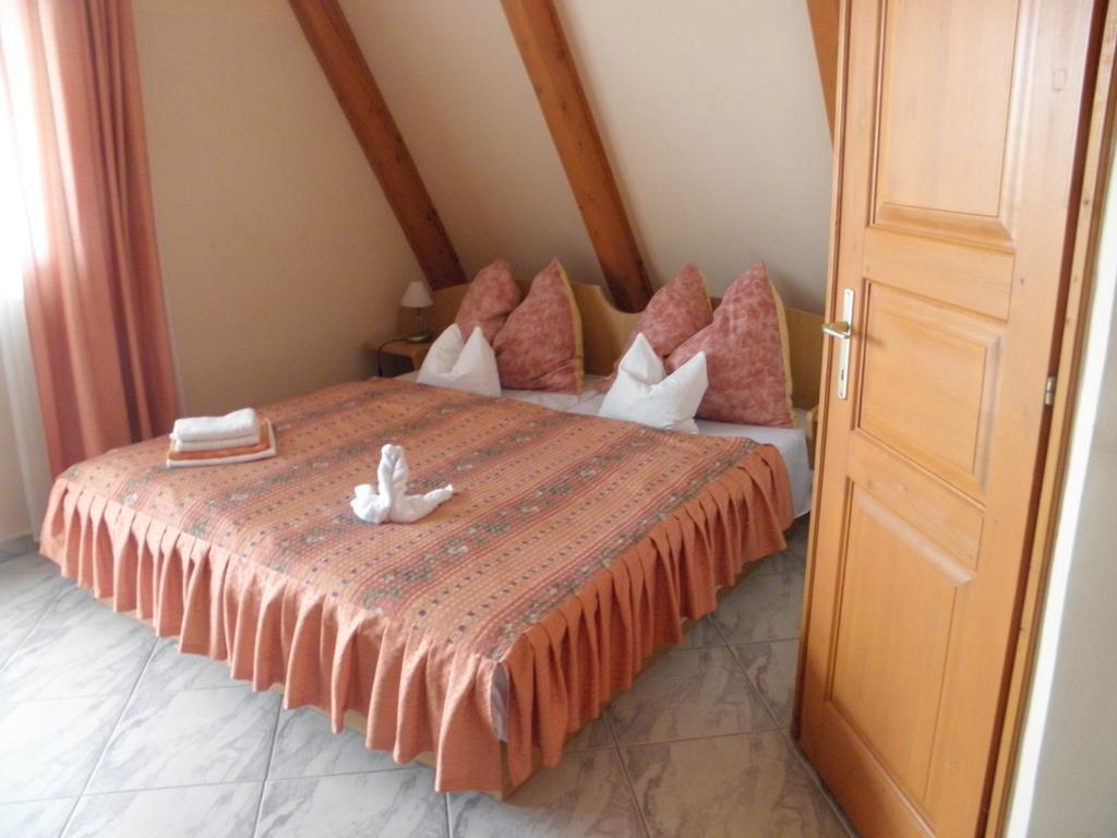 Bed and Breakfast Kristaly Apartman Hévíz Exteriér fotografie