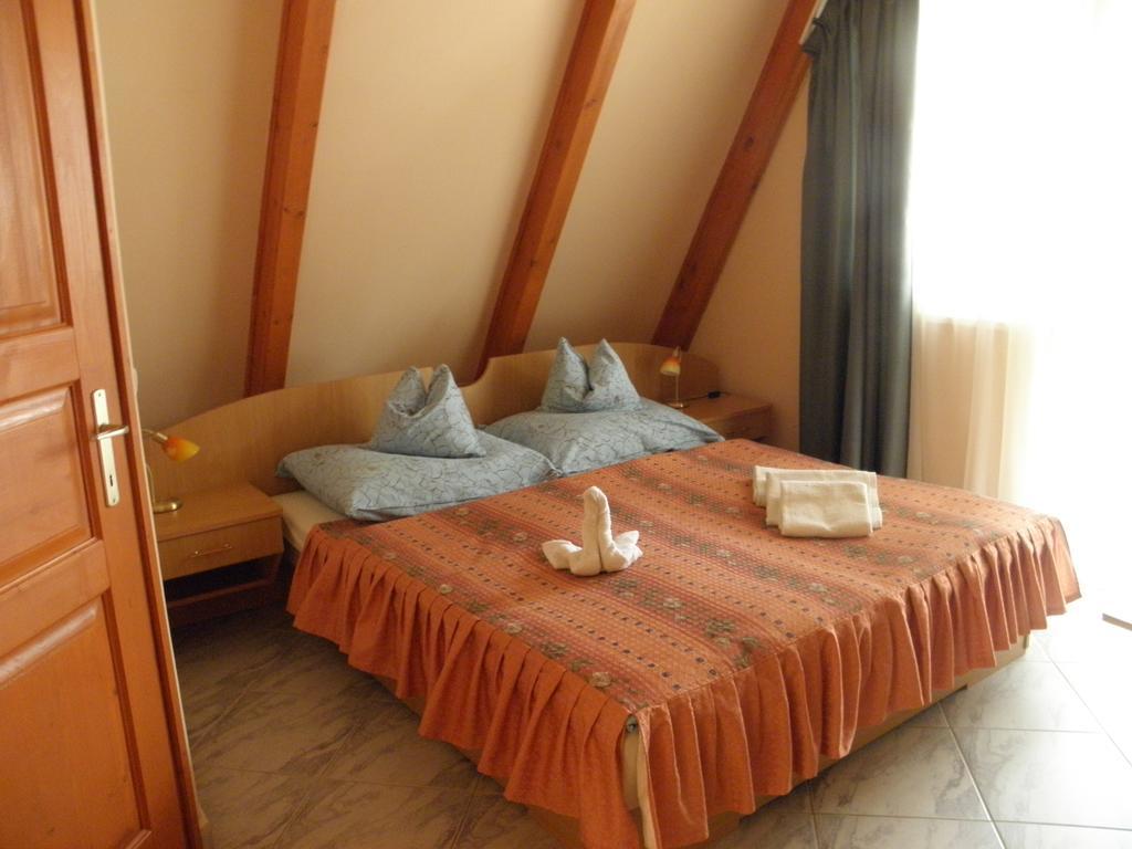 Bed and Breakfast Kristaly Apartman Hévíz Exteriér fotografie