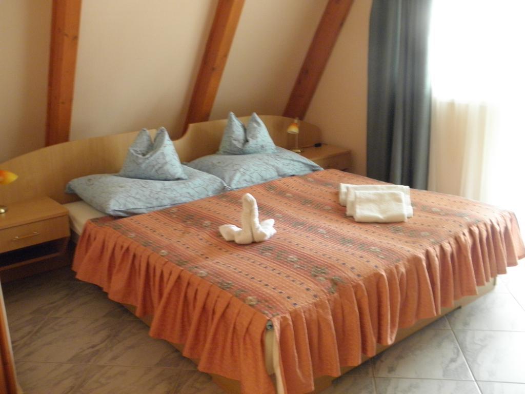 Bed and Breakfast Kristaly Apartman Hévíz Exteriér fotografie